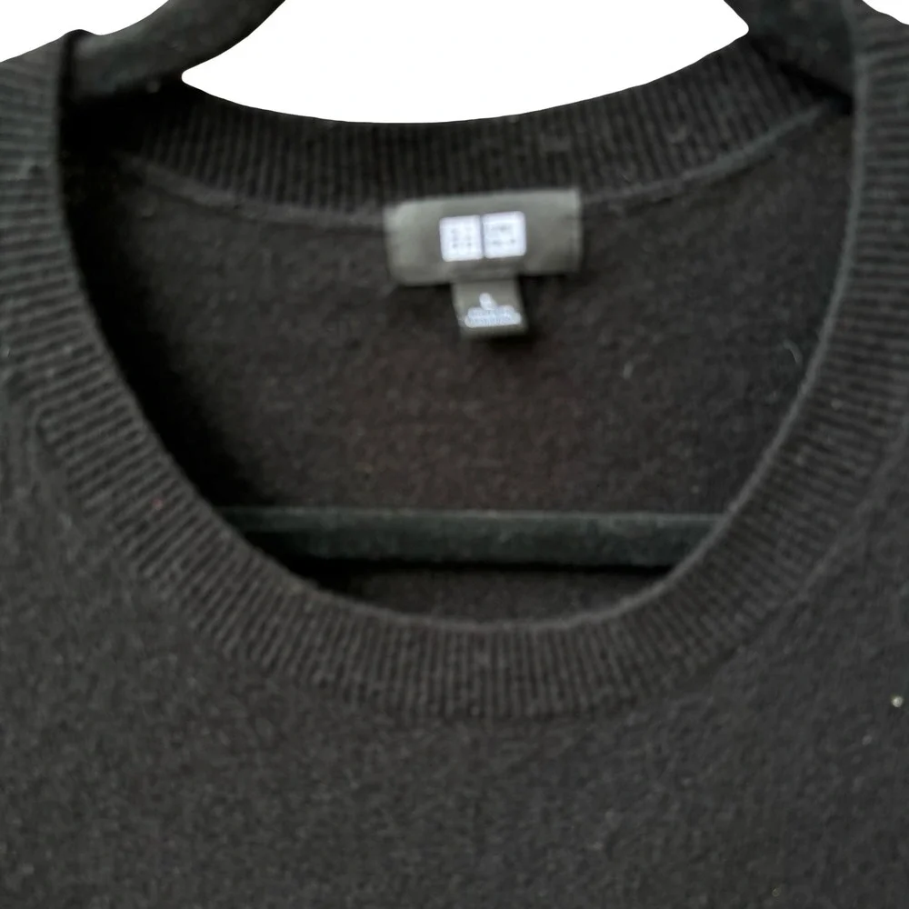 Uniqlo 100% Cashmere Quiet Luxury Minimalist Old Money Cozy Sweater Mens Black L